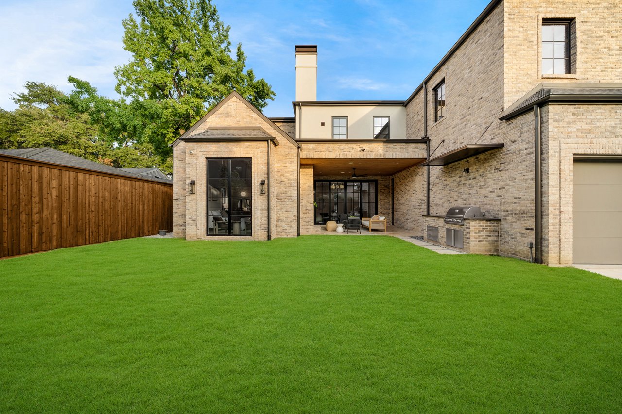 6809 Dalhart