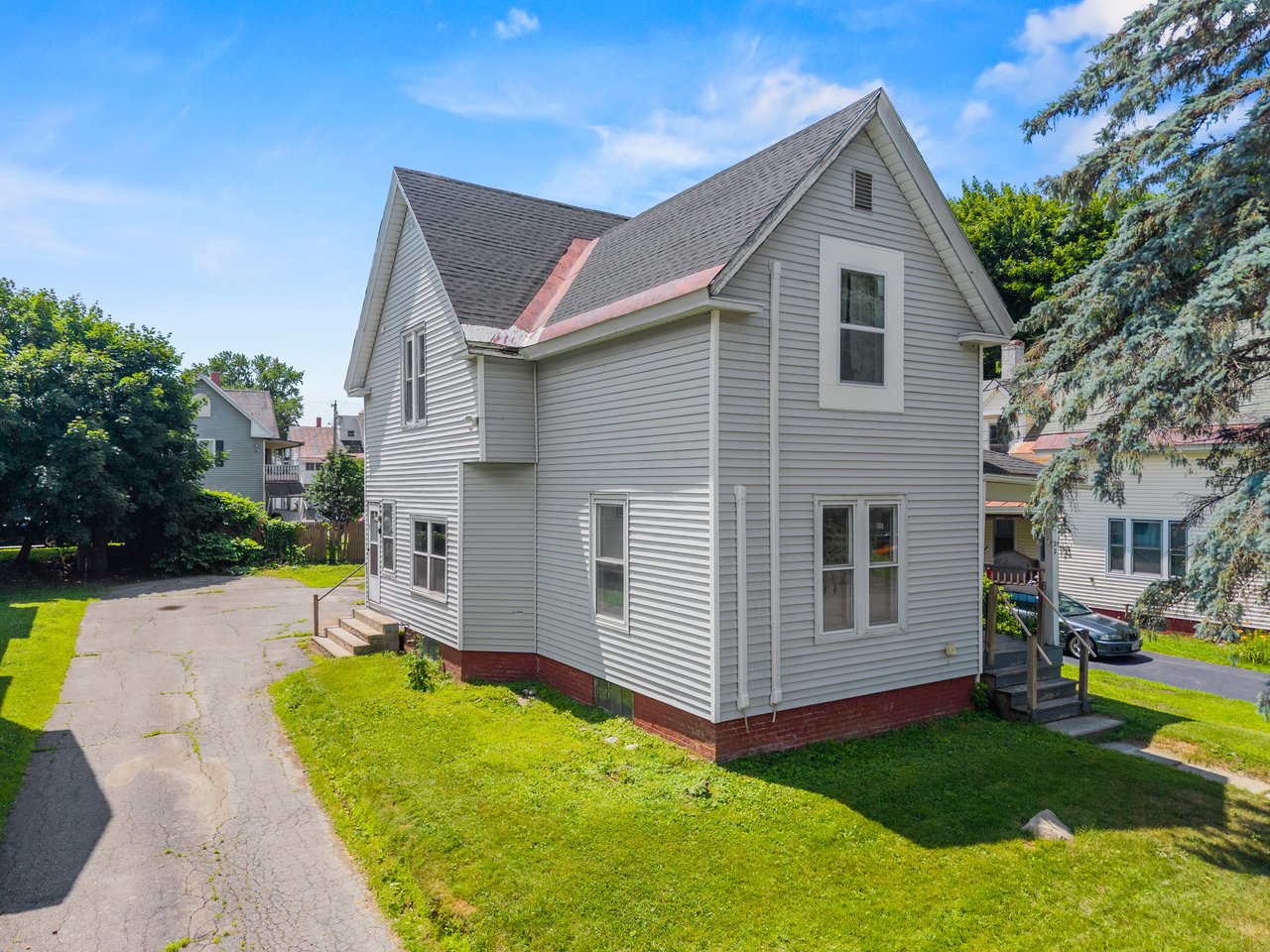 22 Ash Street, Waterville