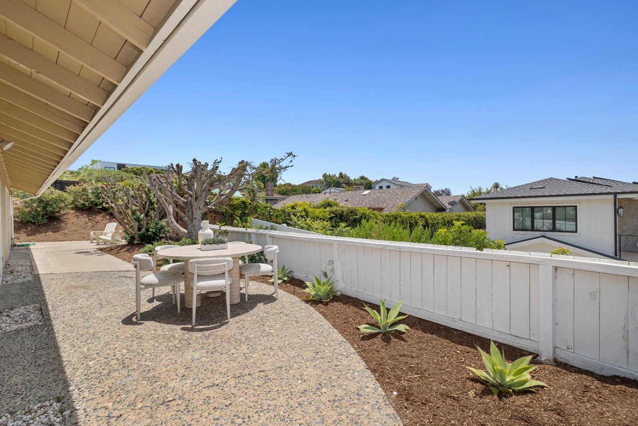 727 Bellis Street