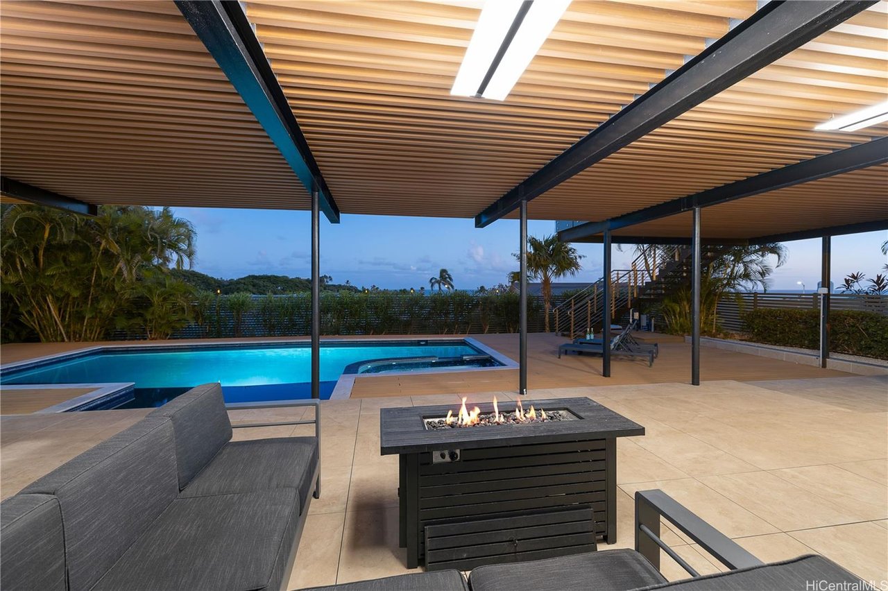 Wallace 3849 Poka St, Honolulu, HI 96816