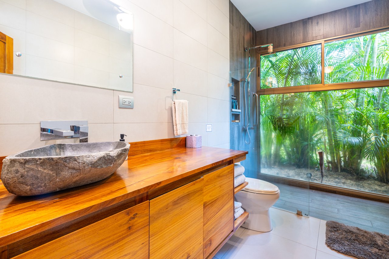 Bali Style Beach House with 2 Bedroom Casita