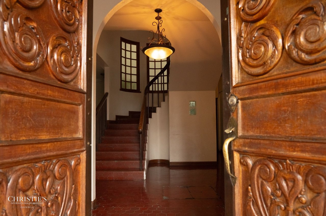 Edificio Jiménez- A Timeless Architectural Gem in Historic San José