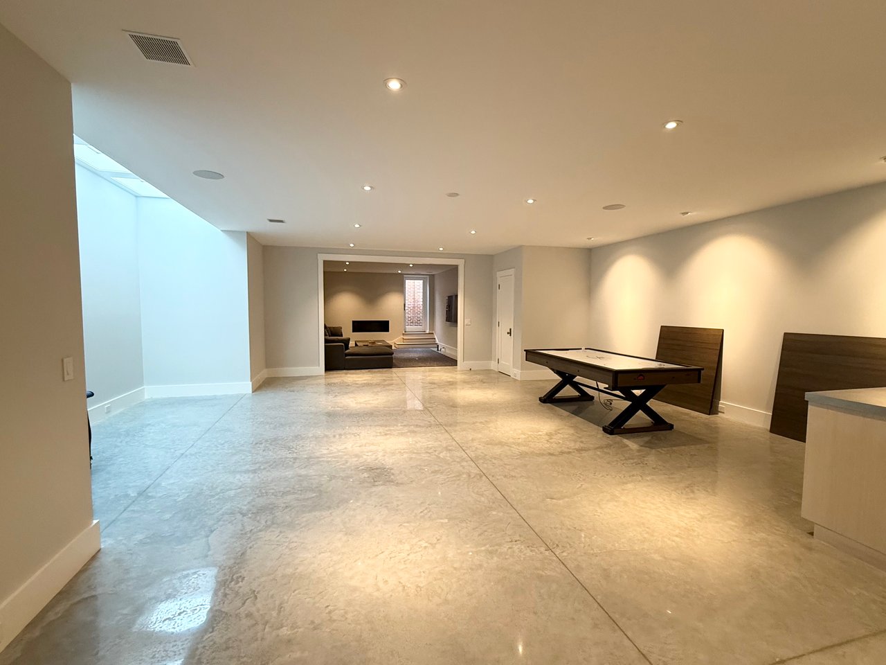 30 Pierce Ln