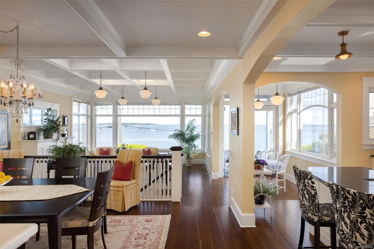 2422 Esplanade Rd