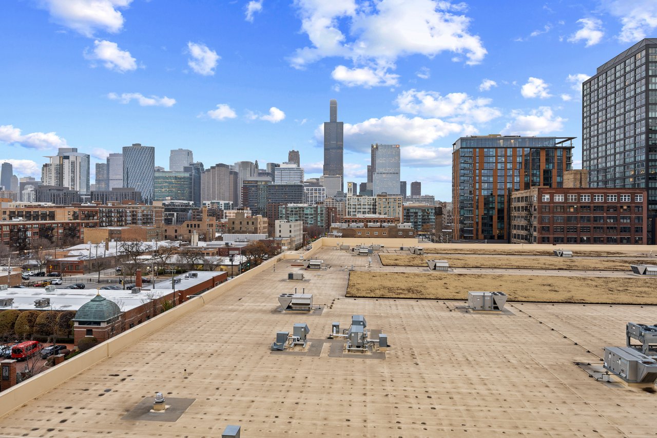 305 S Racine Ave PH-D