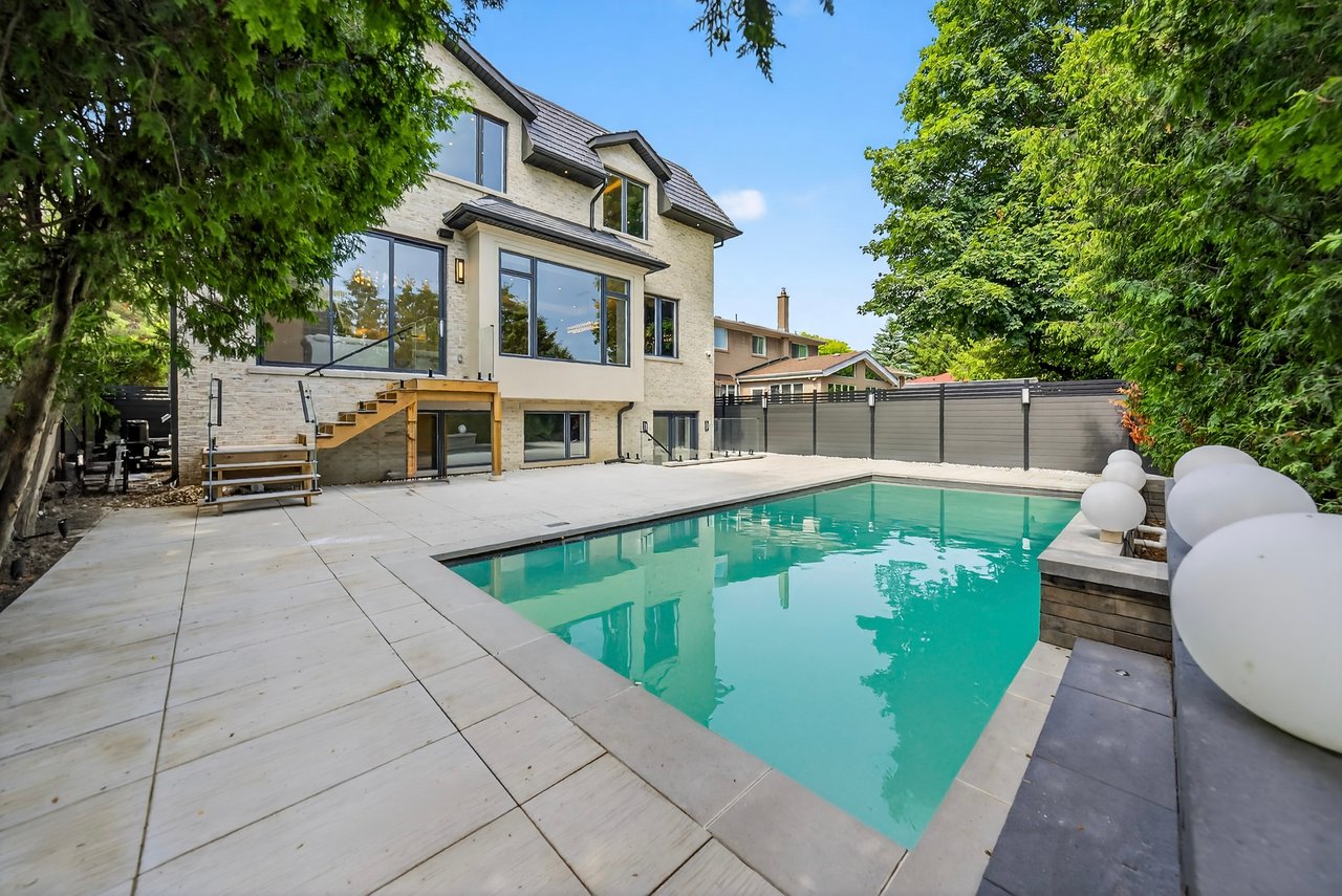 Distinctive Luxury Residence