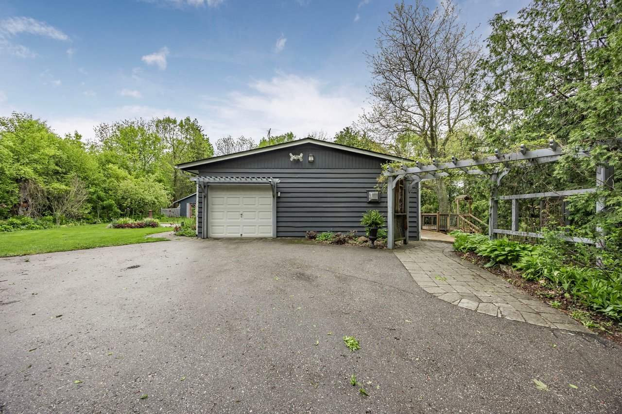 55 Old Church Road, King