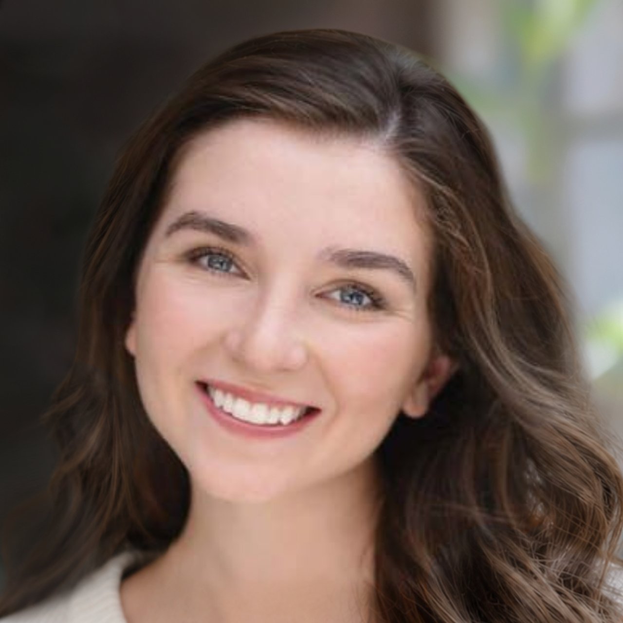 Danielle Stefania Cold Spring Harbor, NY Real Estate Agent Headshot
