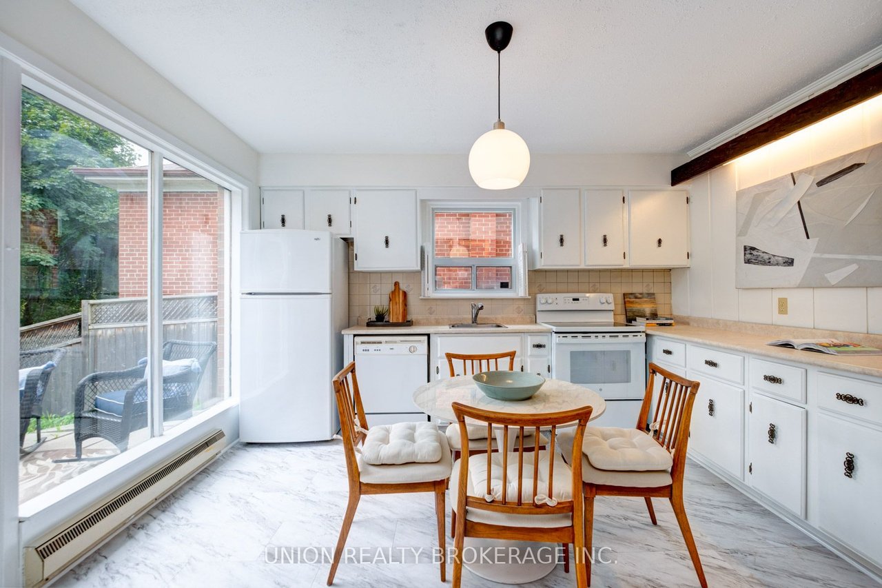 19 Carslake Cres
