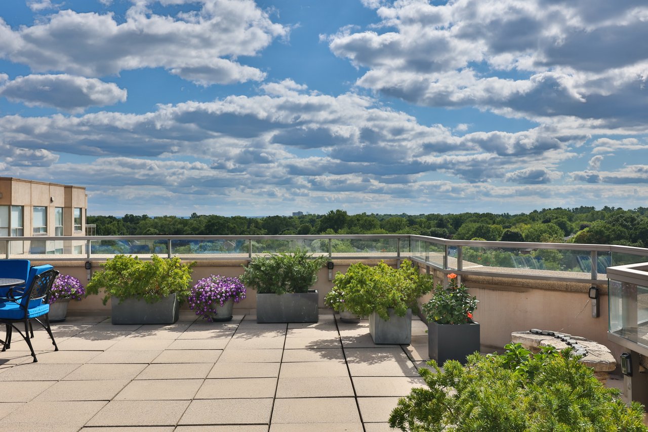 801-2511 Lakeshore Rd W, Oakville