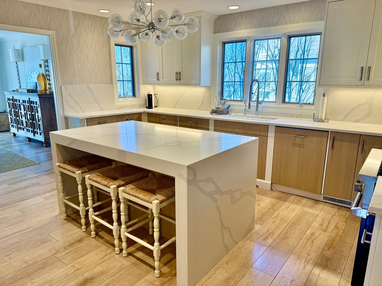 #1098 Beautiful Bayfront with Pool