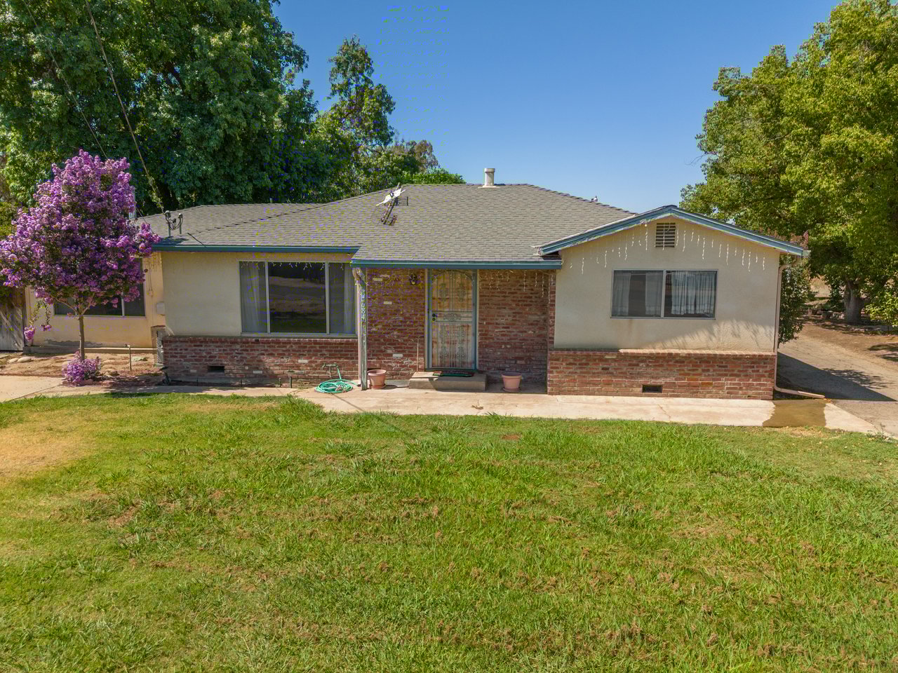 3684 W Belmont Ave