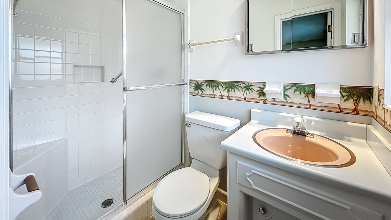 Mid-Century Modern 4-Bedroom in Dommerich Hills, Maitland