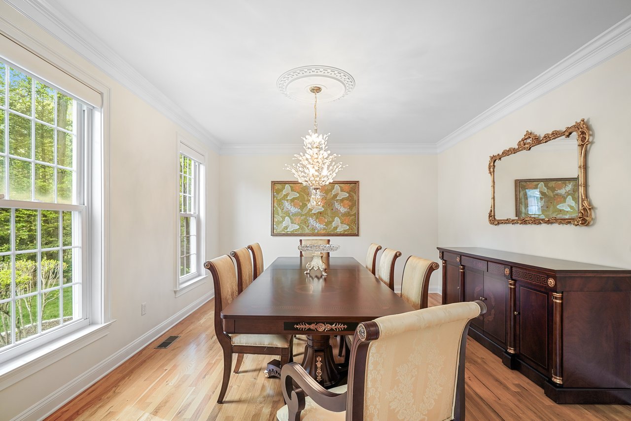 18 N Nabby Rd, Danbury, CT 06811