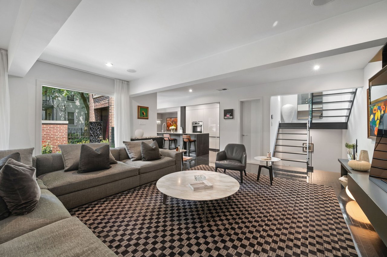 2321 N. Geneva Terrace, Unit C