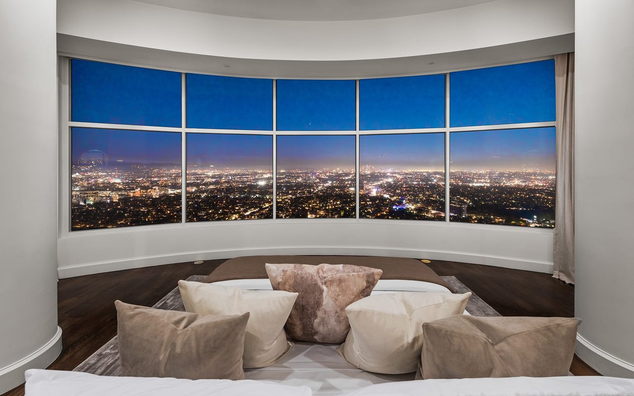 1 W Century Dr, #40PH