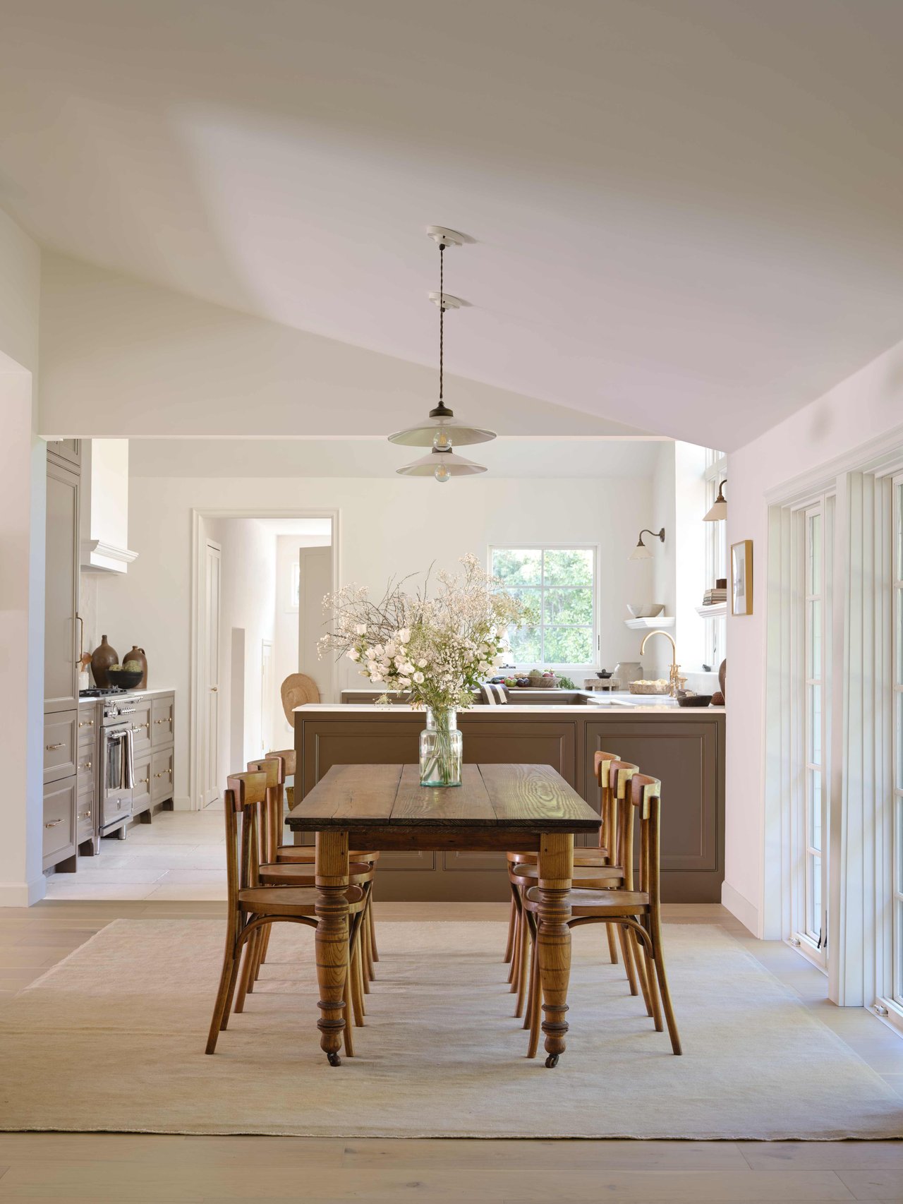 17333 Rancho St, Encino