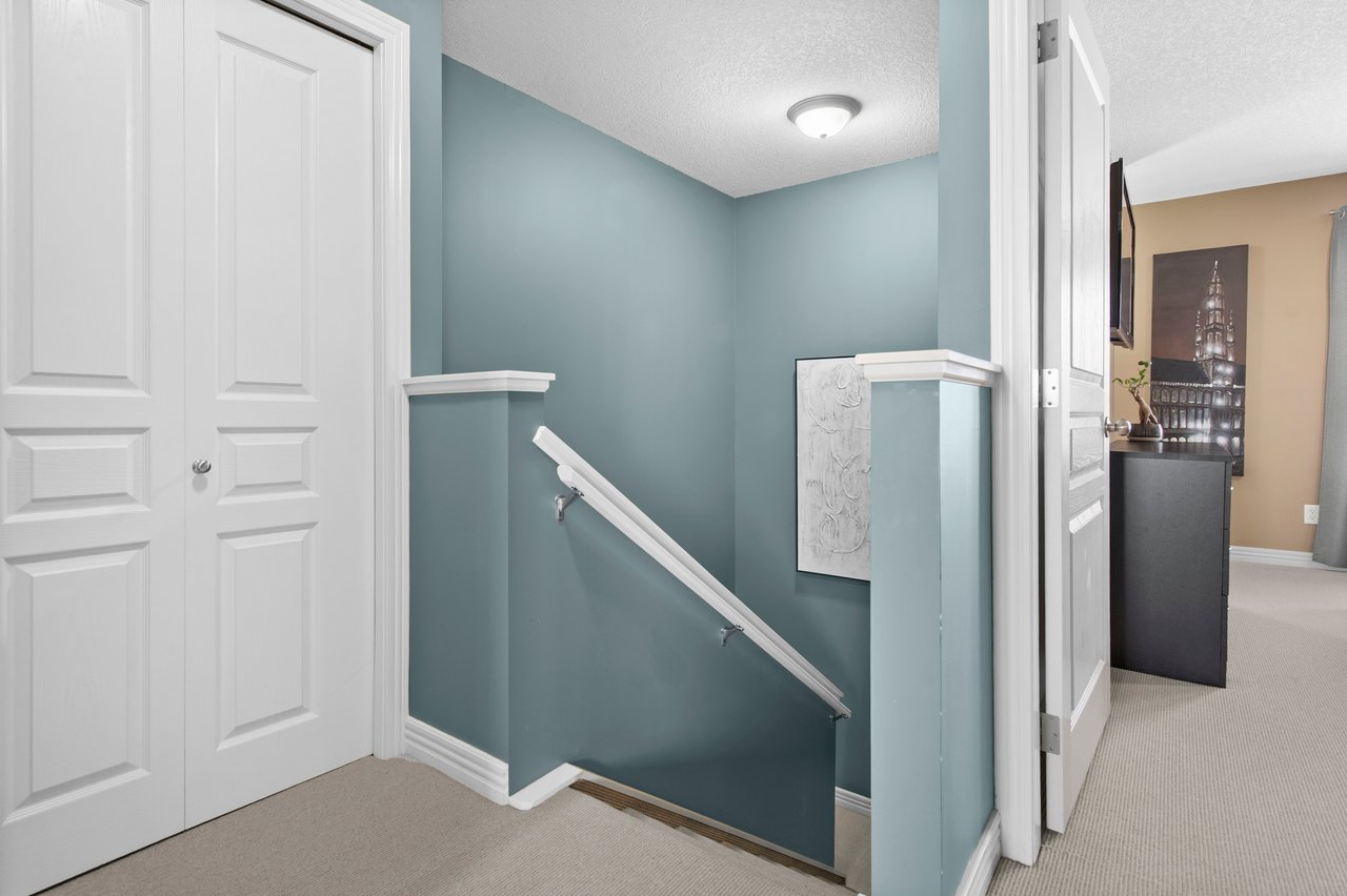 8910 Royal Oak Way NW