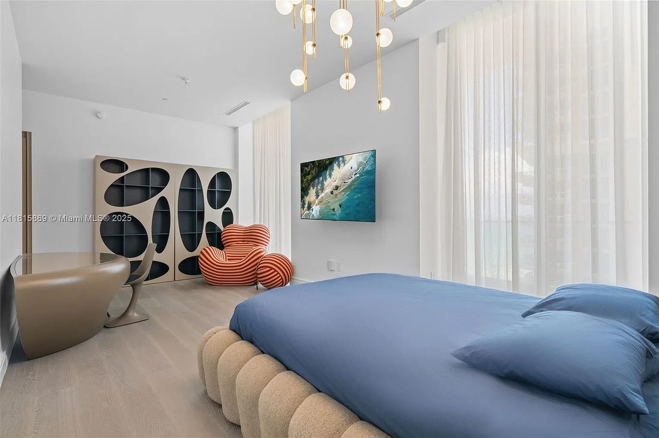 17901 Collins Ave #1607