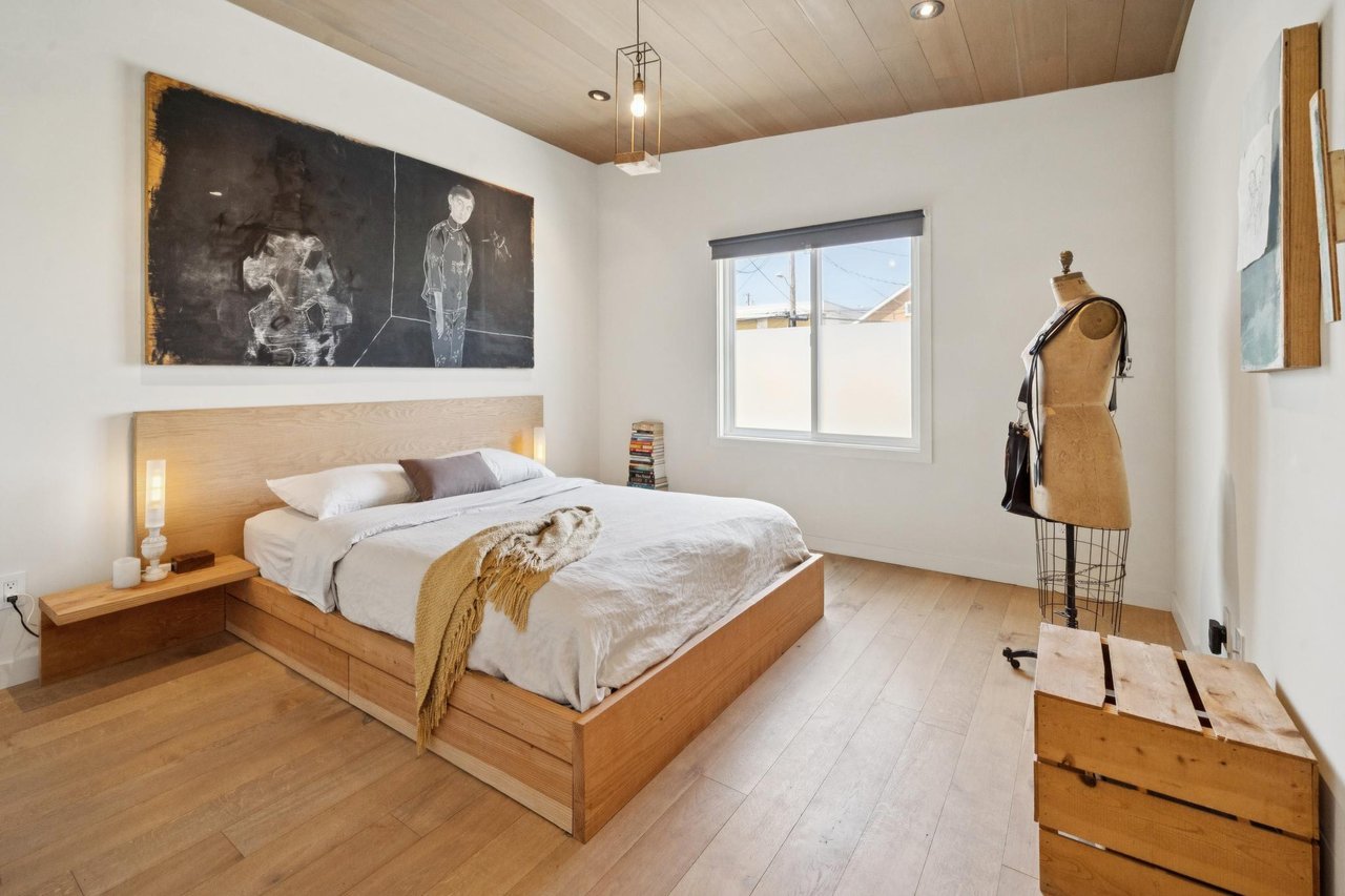 1515 Van Dyke Avenue