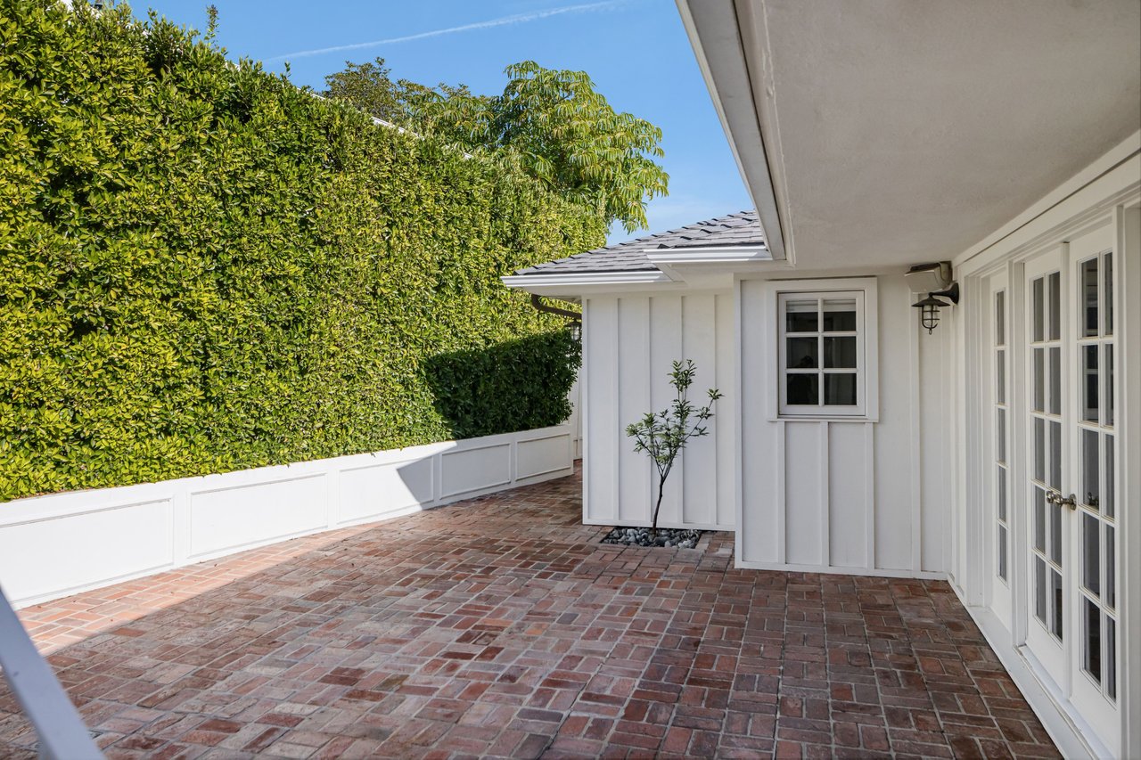 1612 Gilcrest Dr, Beverly Hills