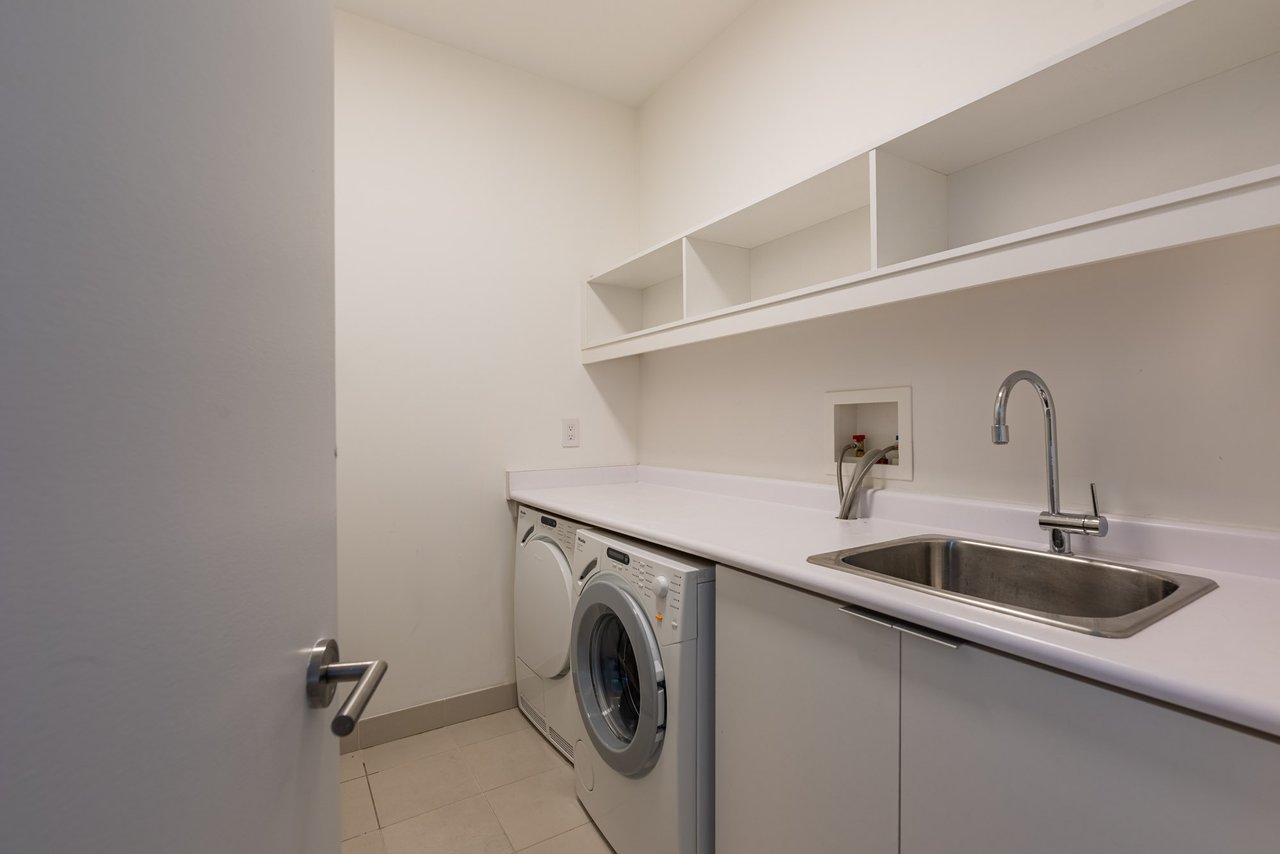 Suite 5302- 180 University Avenue