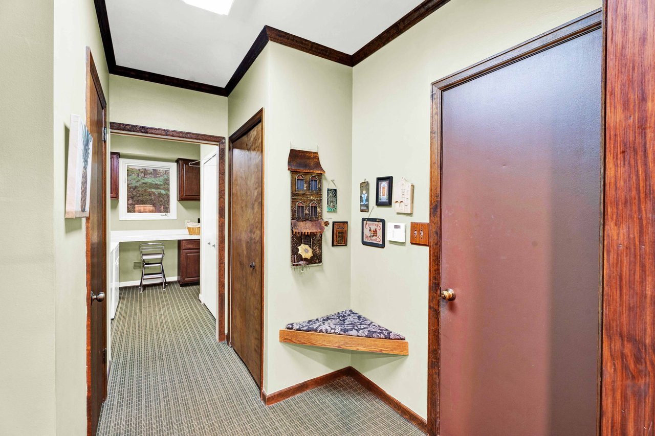 1100 Bretton Lane, Bloomfield Hills