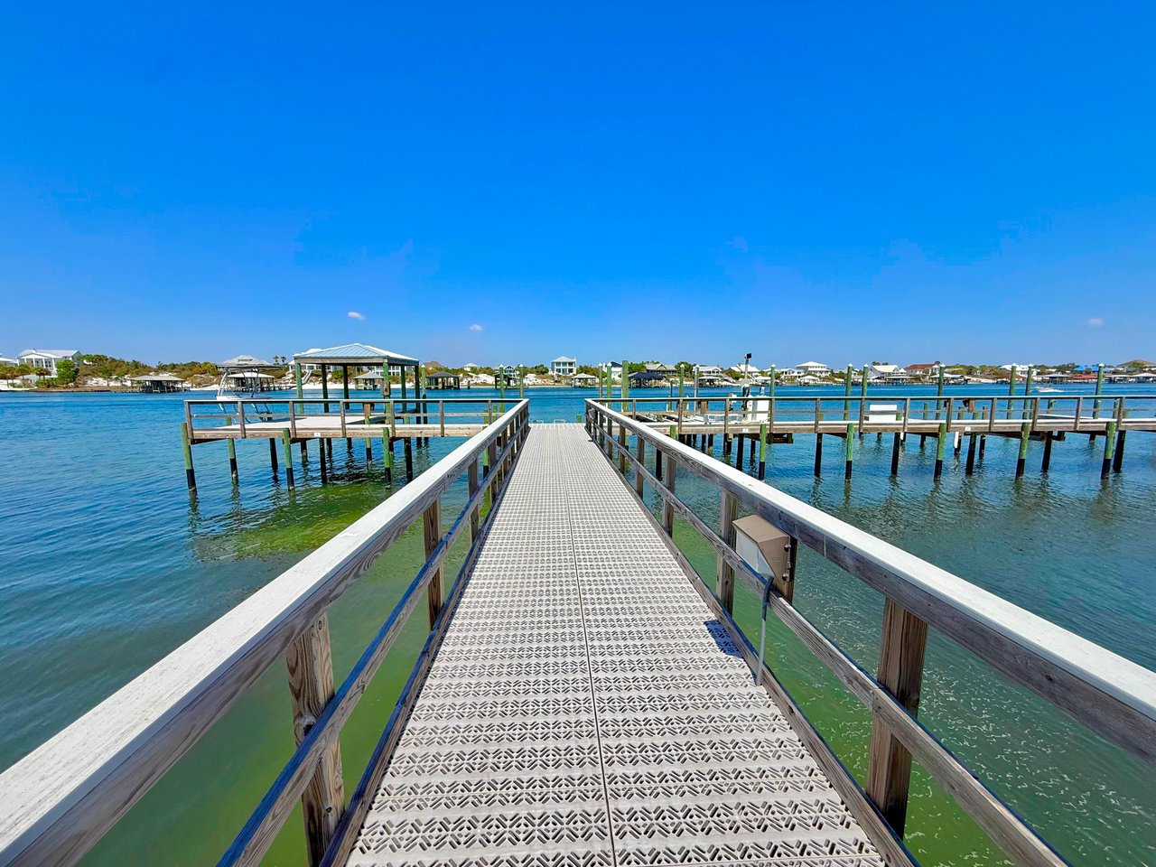 PERDIDO KEY BEACH HOUSE 208 CLIPPER DR 