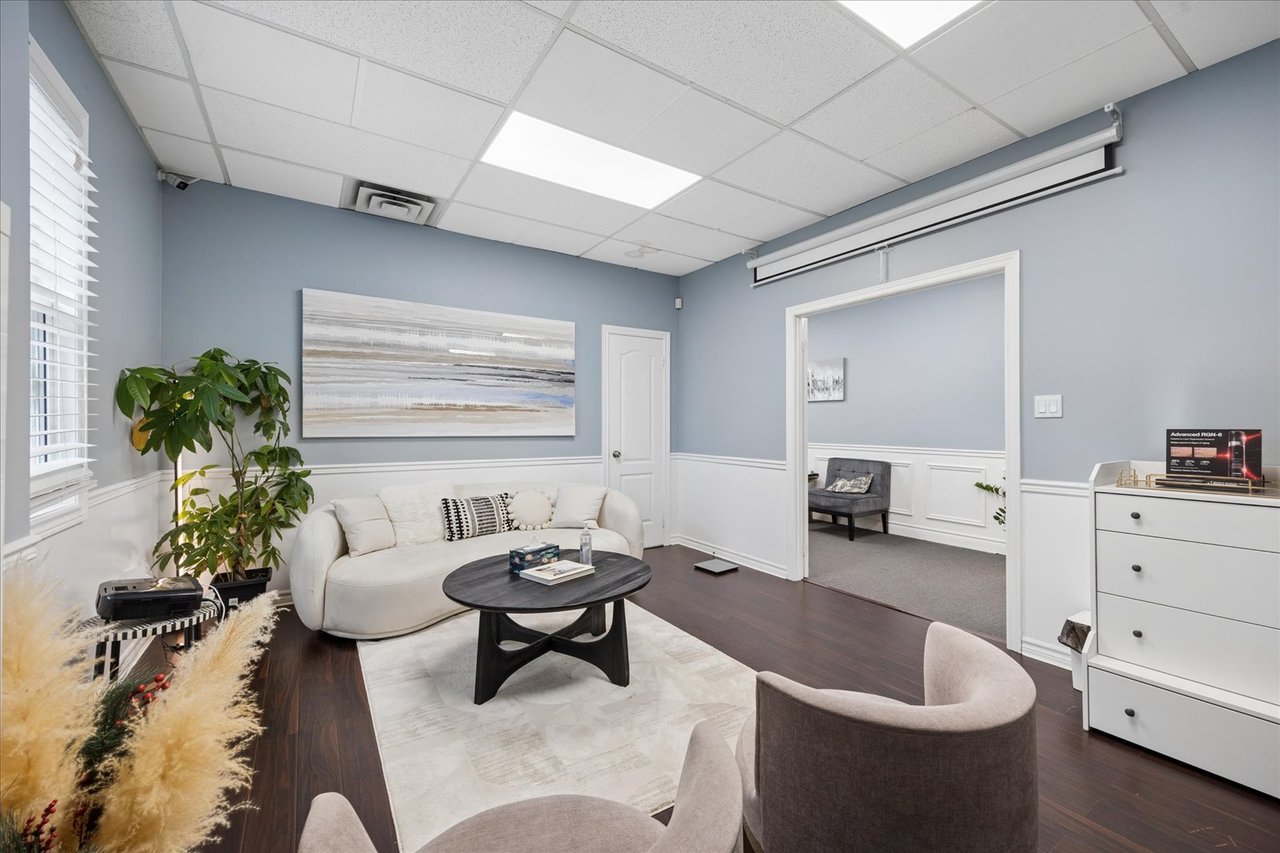 190 Main Street Unionville, Suite 202
