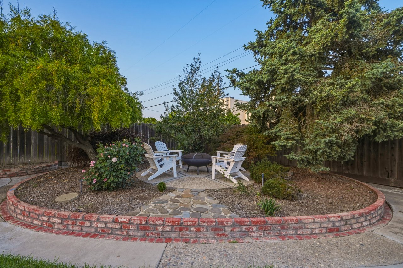 972 Emerald Way