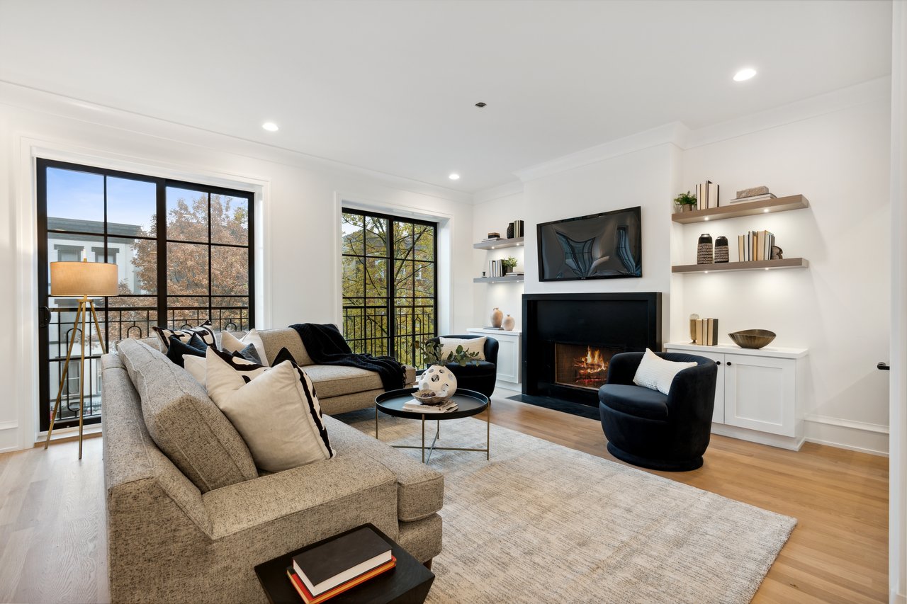 1942 N. Orchard