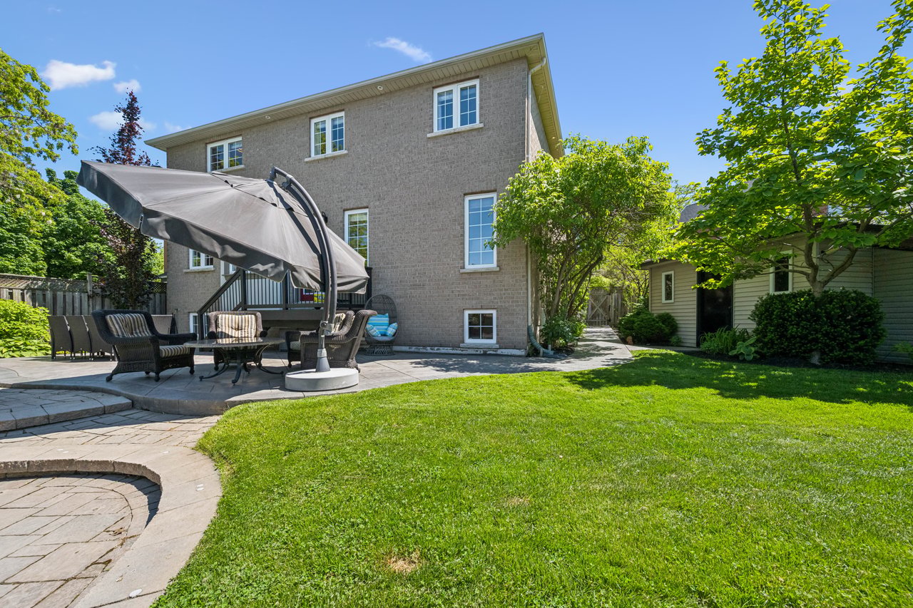 2283 Briargrove Circle, Oakville, ON