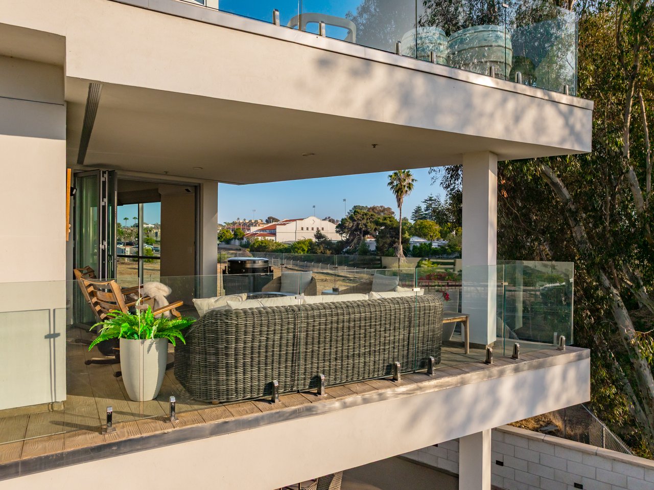  Downtown Carlsbad Coastal Residence 