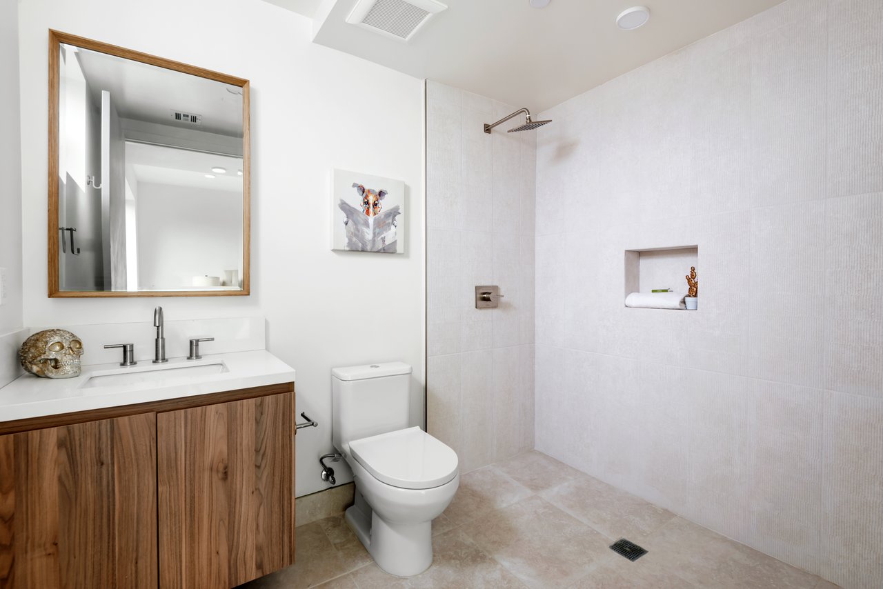 Aurelia Terrace, Regal Pl, 90068