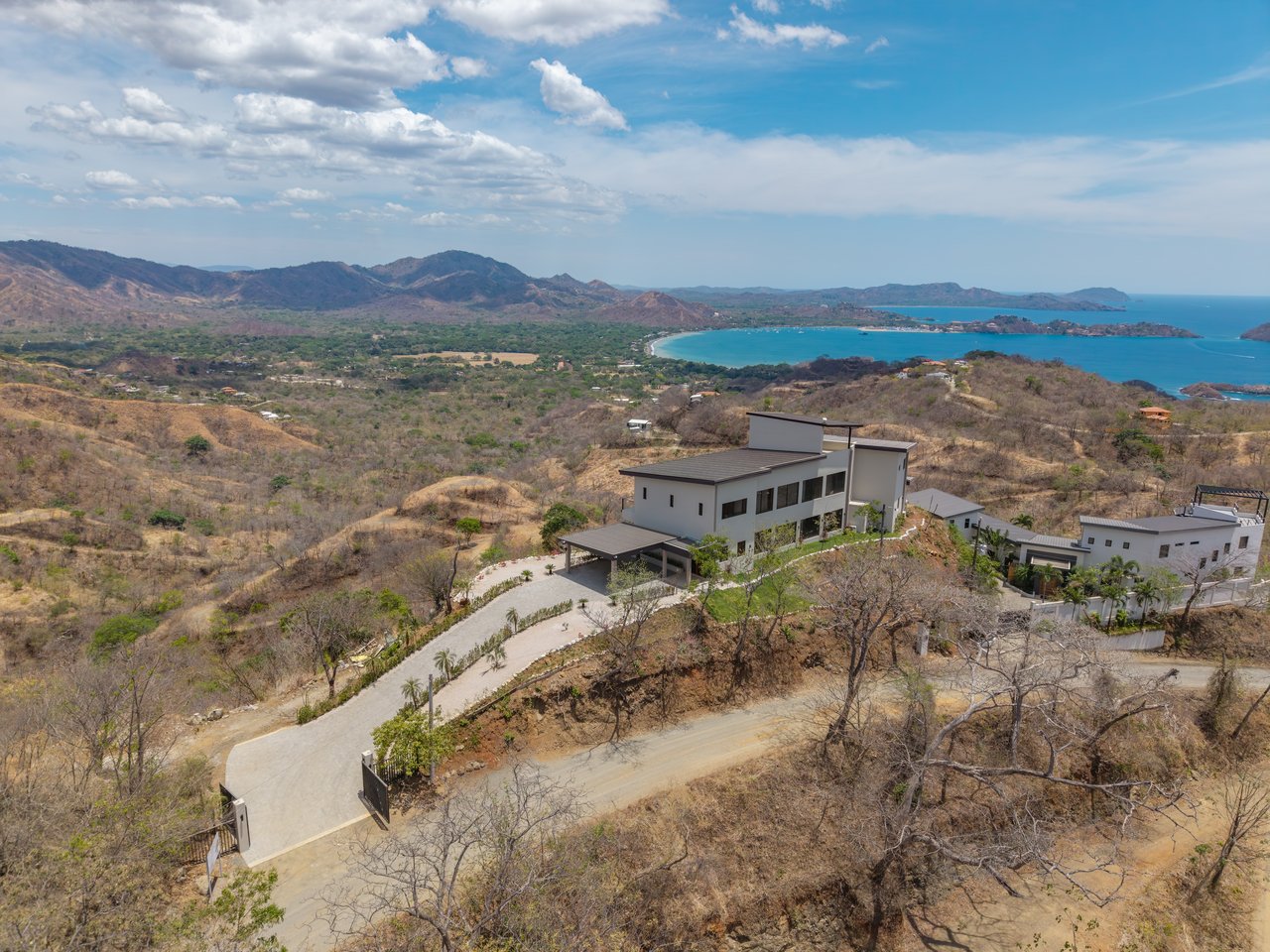 Casa Vista Escondida | 5 Bedroom Ocean View Estate with Seller Financing & Additional Lot in Playa Potrero Costa Rica