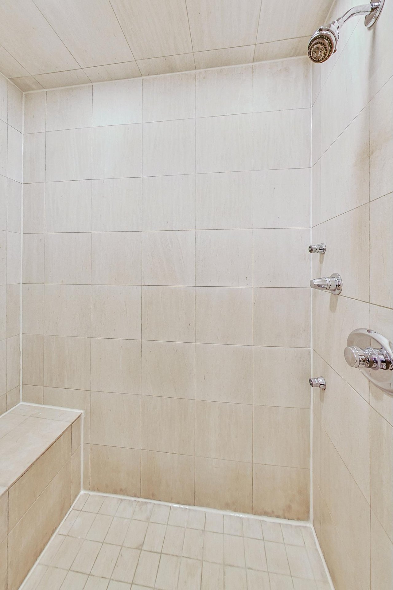 689 N Peoria St Unit 2N