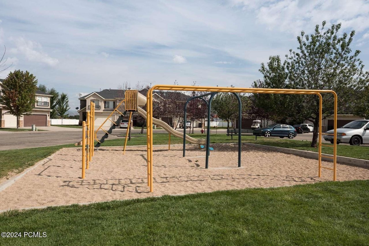211 Greenfield Cir 103