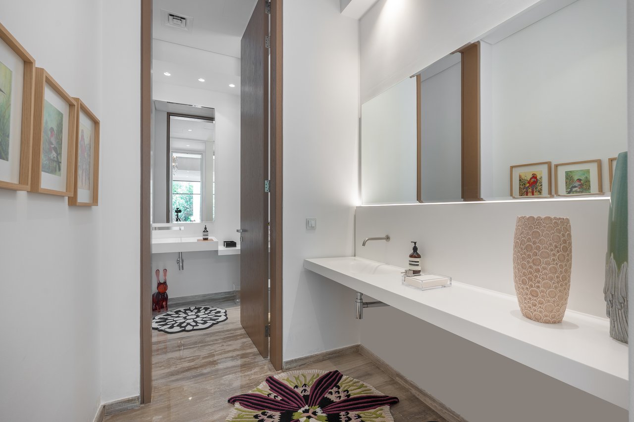 Umm Al Sheif Villa