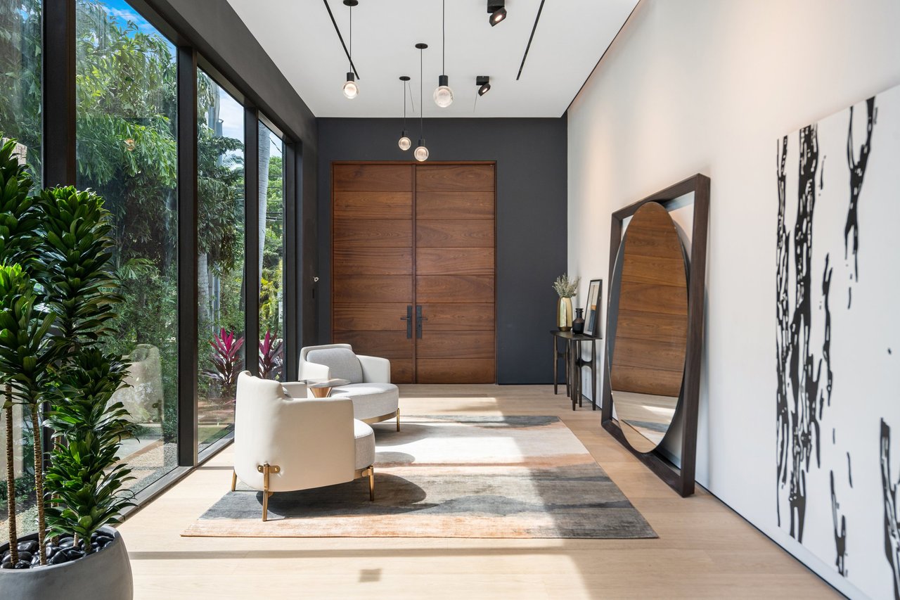 February 2025 | Sabal Development, led by Pascal Nicolai, Finalizes $20.6 Million Sale of Exquisite Venetian Island Estate