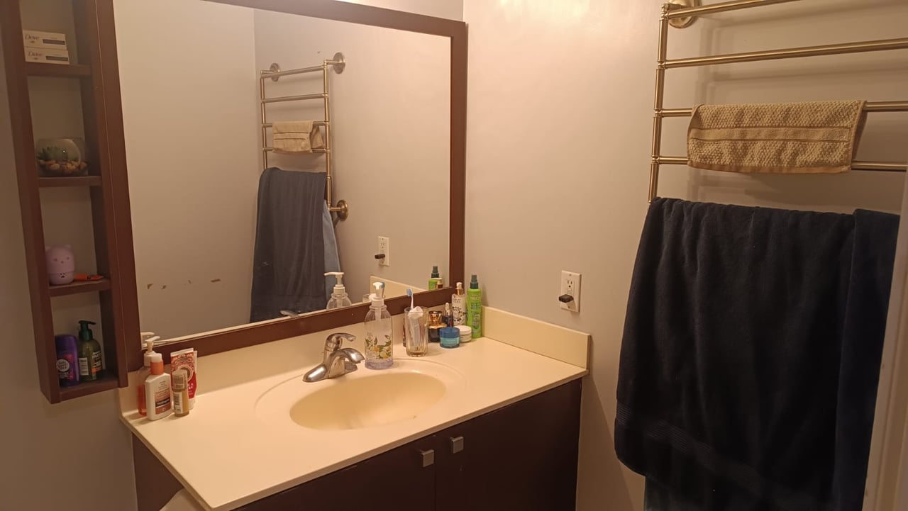 200 Victoria Street Unit: 1110