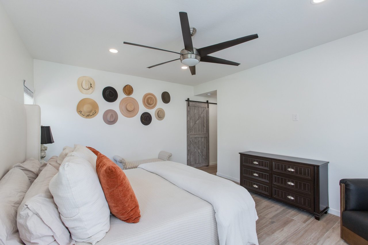 2438 E Indianola Ave.