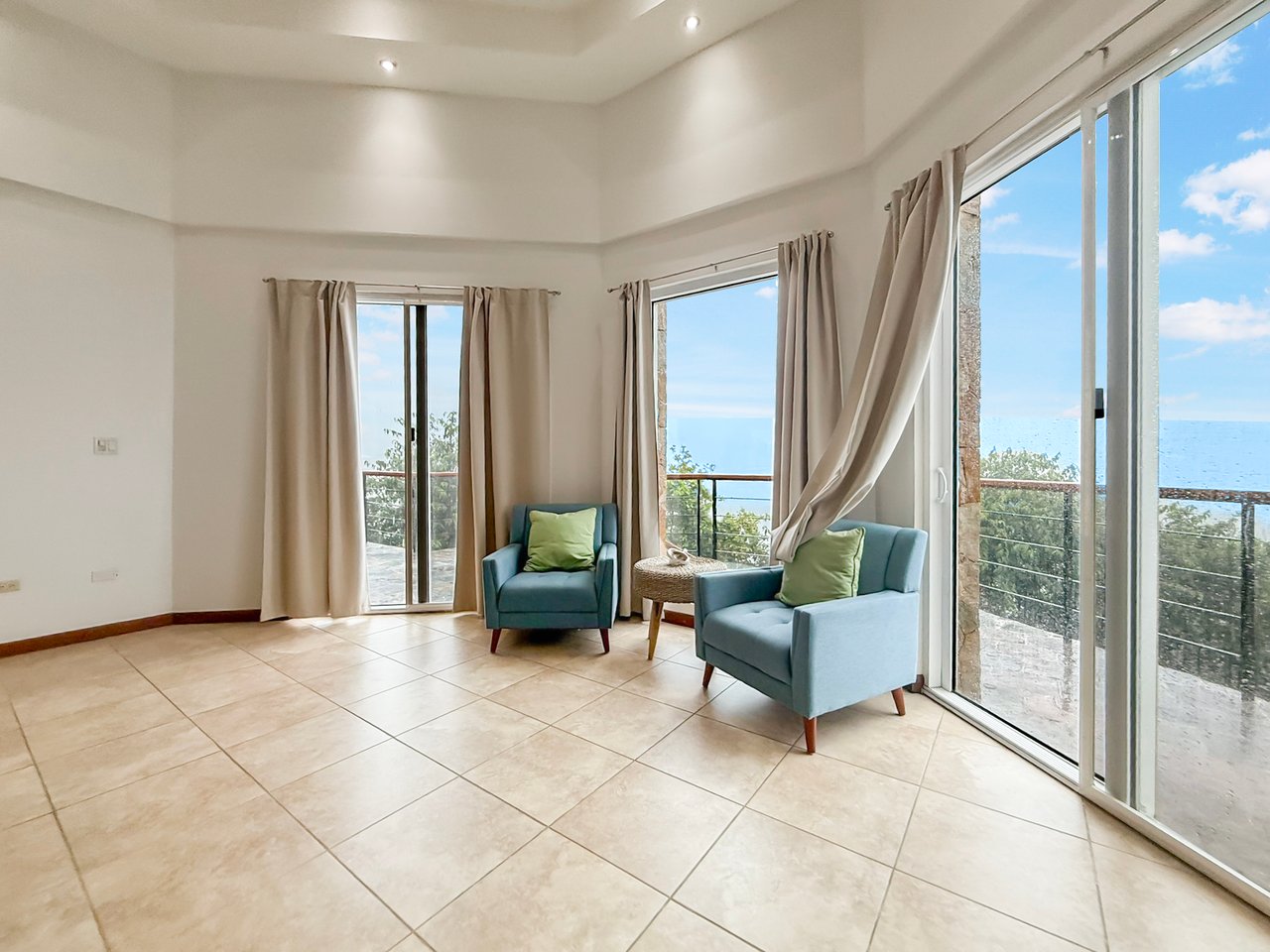 1039 Spooners Estate 3 Bedroom Apartment