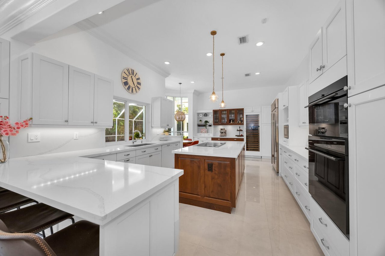 Palmetto Bay Perfection: Spacious, Serene, Stunning