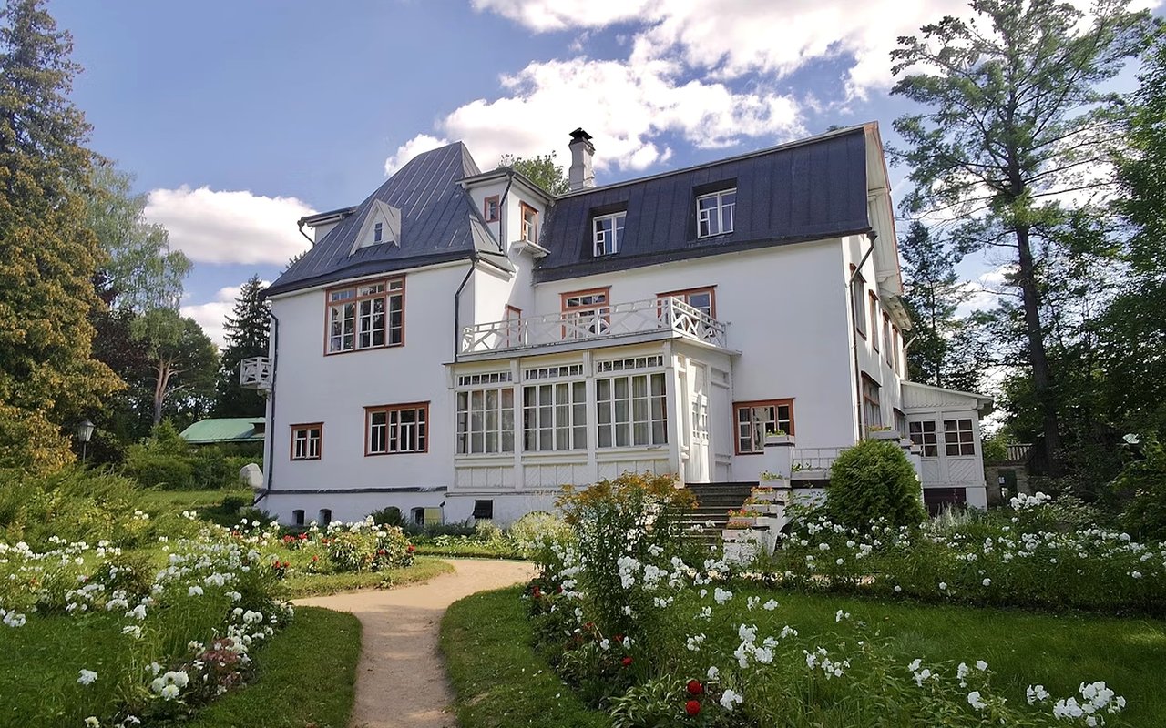 Exploring High-End Homes in Southampton, NY
