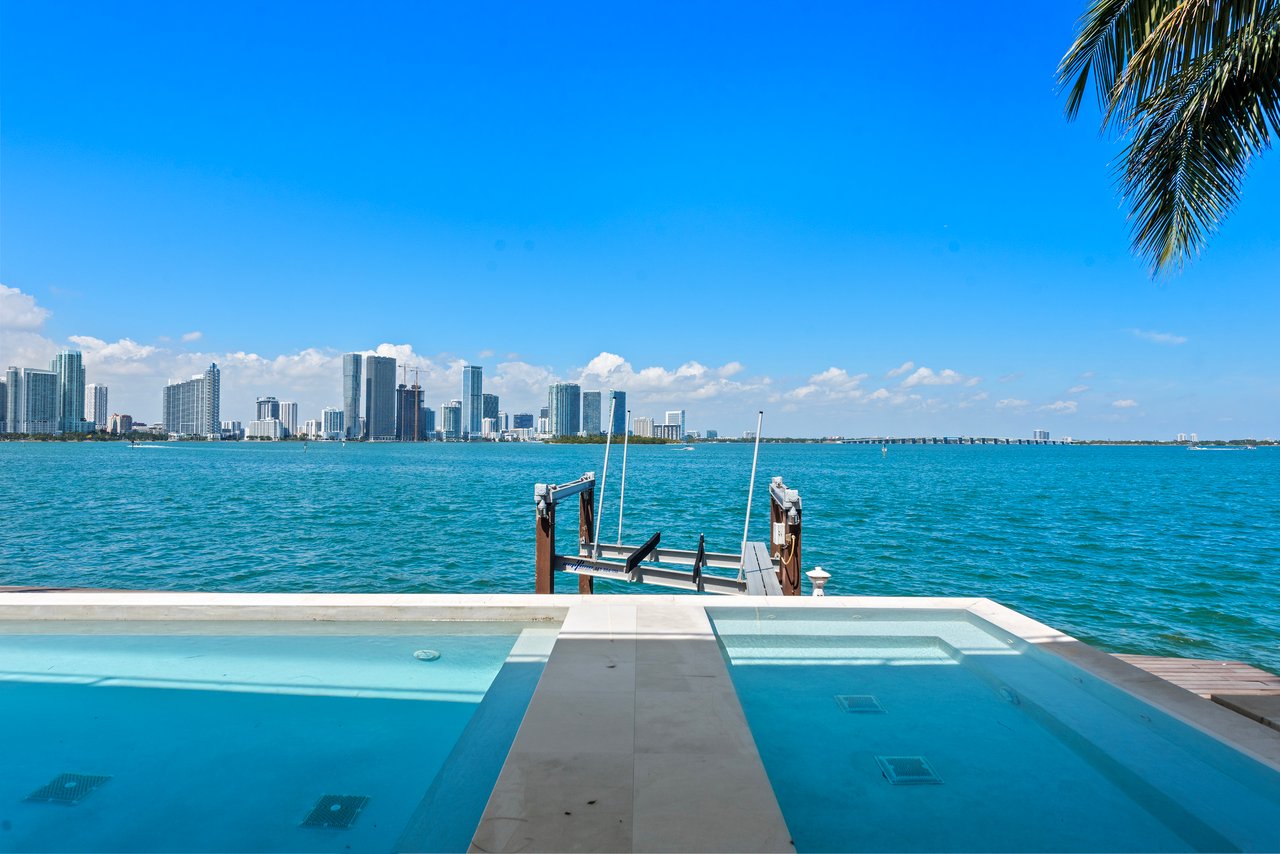 Mansion on N Venetian Way