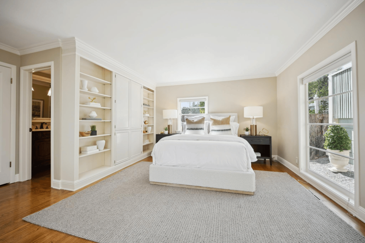 215 Julia Ave