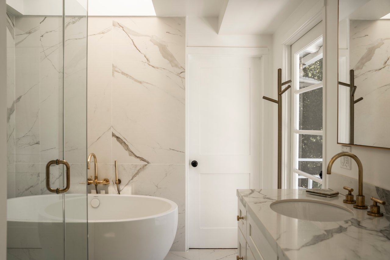 2410 Nichols Canyon Rd