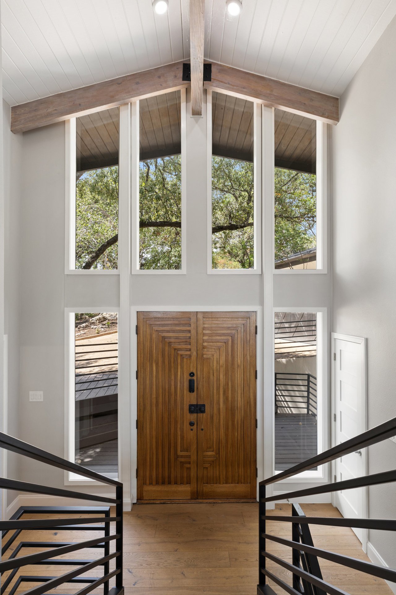 6905 Ladera Norte | Contemporary Northwest Hills Estate