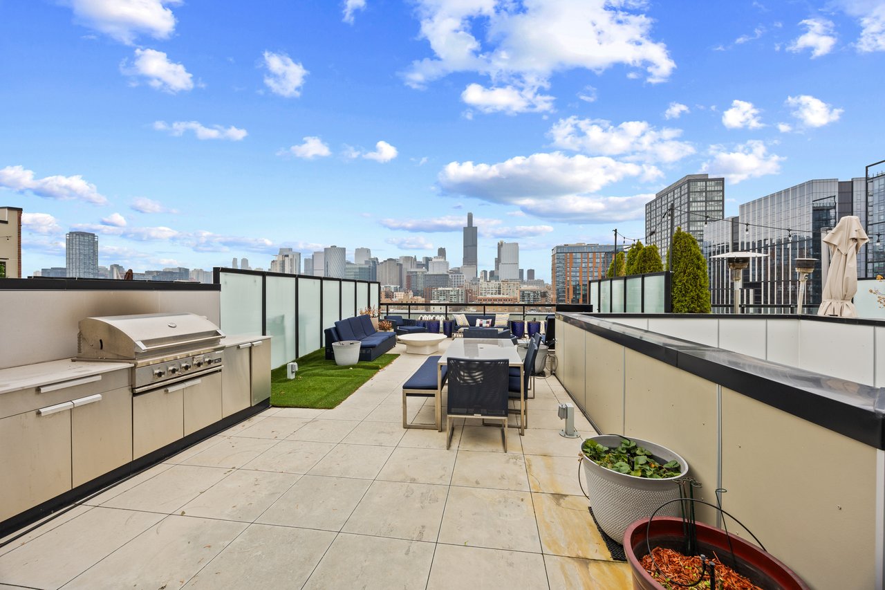 305 S Racine Ave PH-D