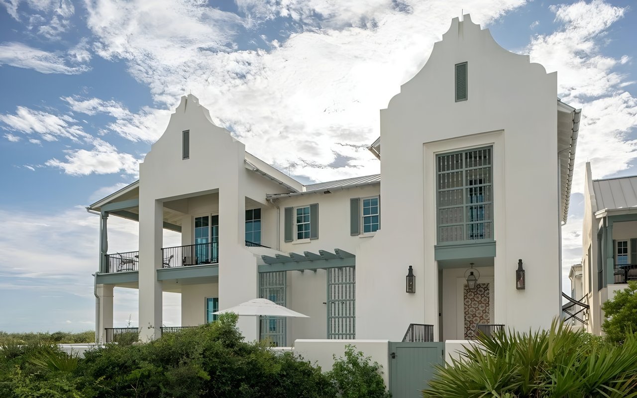 Enchanting Coastal Retreat